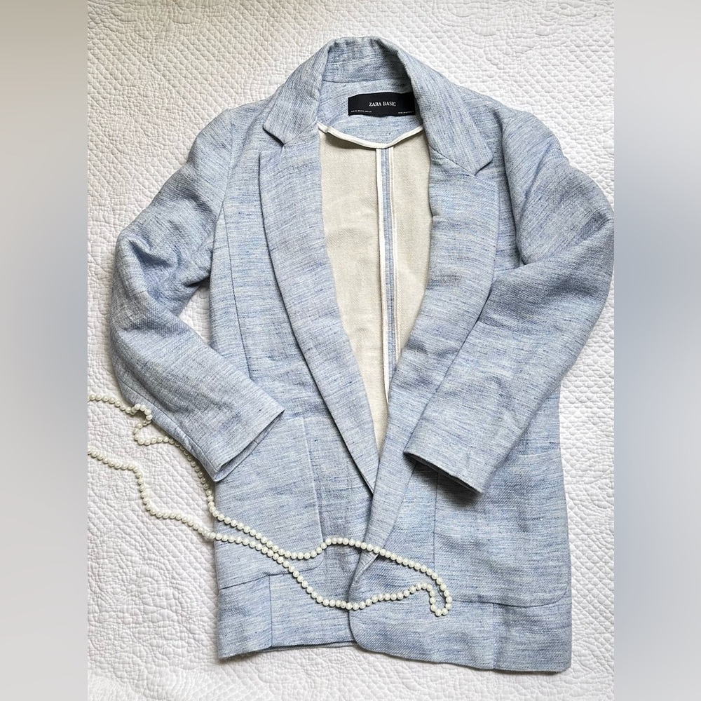 Like new , size xs . Long style blazer